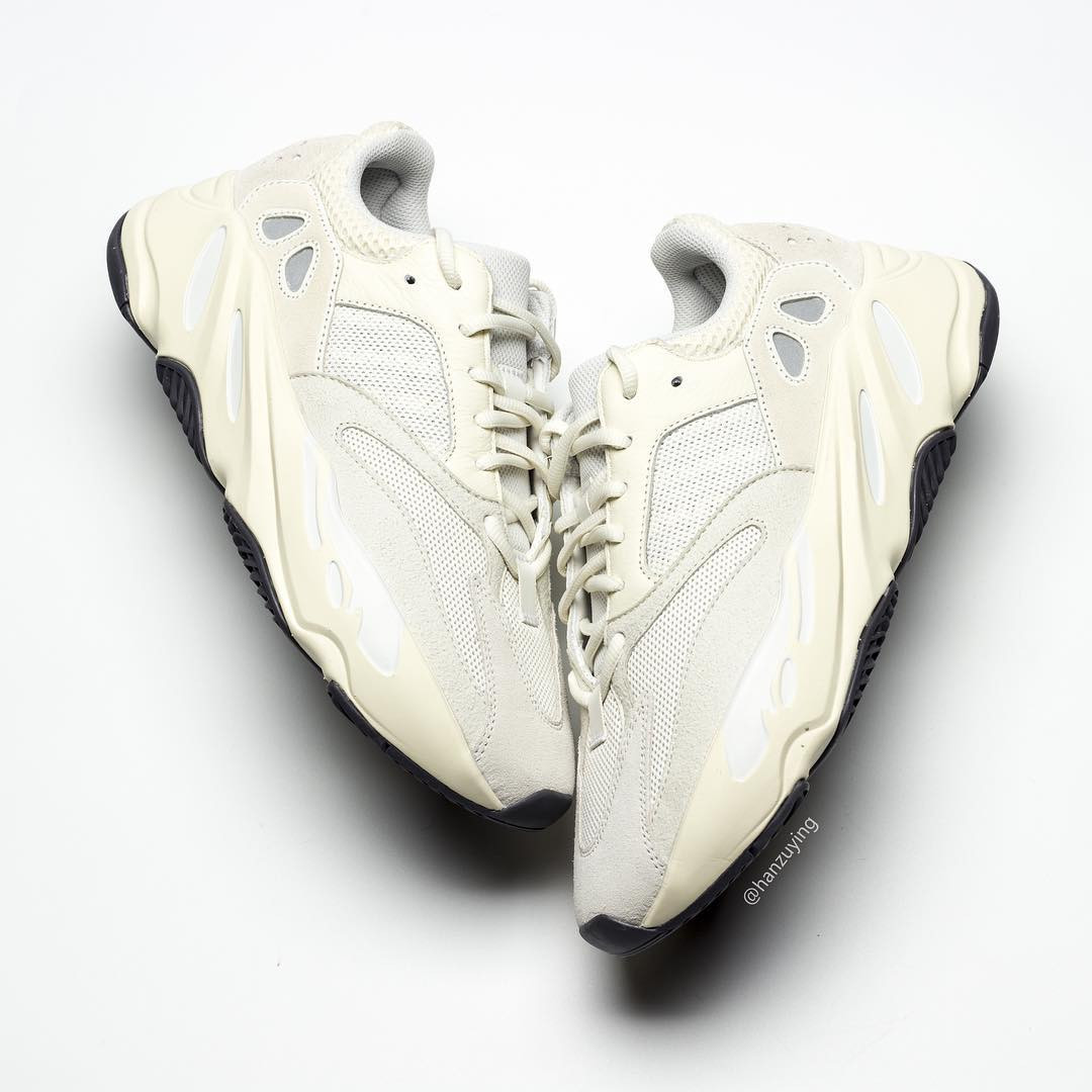 Adidas Yeezy Boost 700 Analog